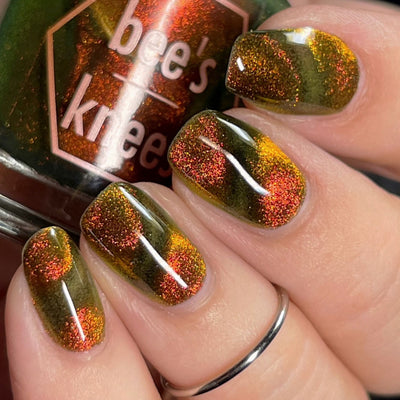 *PRE-ORDER* Bee's Knees Lacquer - I Choose the Bear (Magnetic)